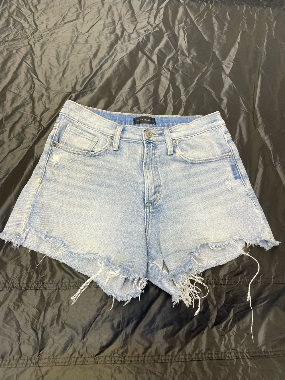 Silver jeans co. Light Wash Denim Frayed Hem Women's Shorts